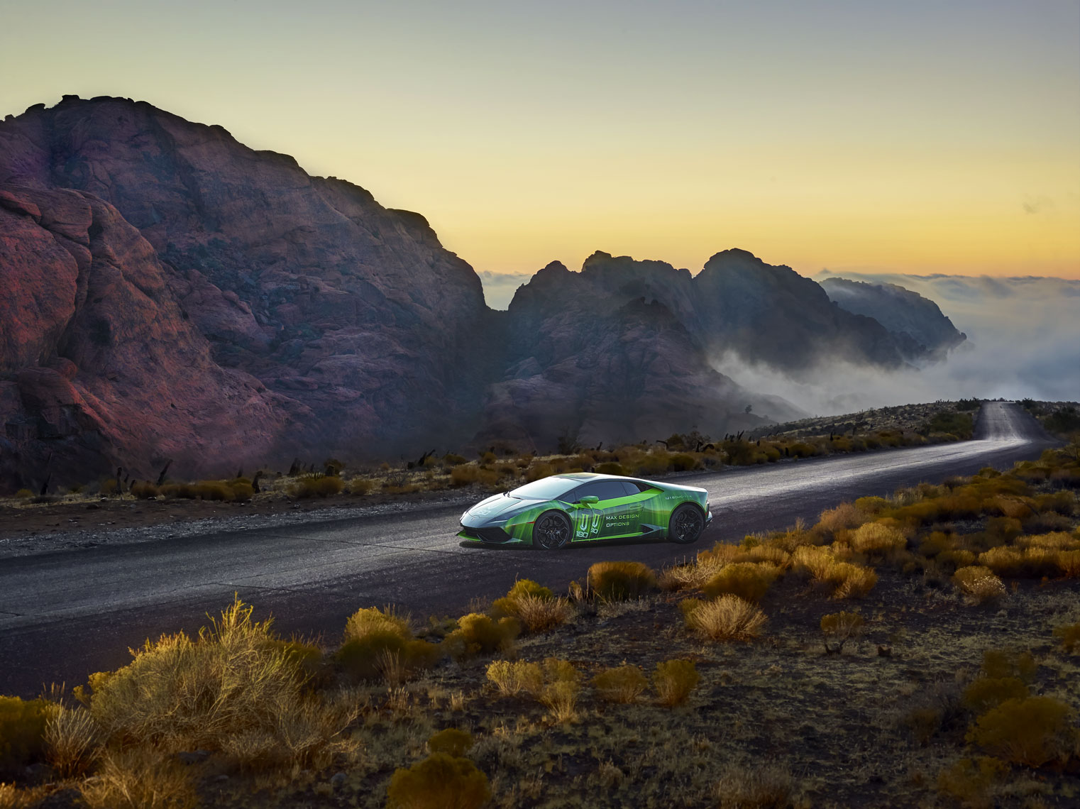 3M car wrap/green sports car/sitting road/fog/location photo