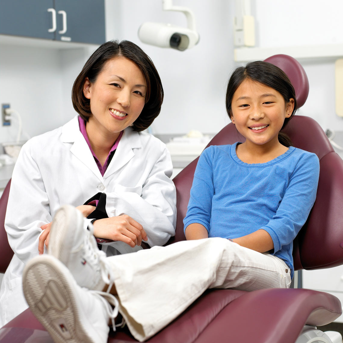 3M-dental/dentist/young girl patient in chair/medical photography