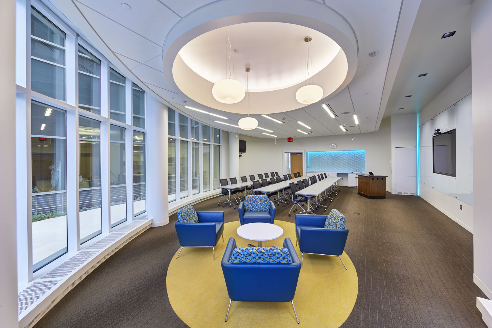 University of Minnesota/small sitting area/architectural photo