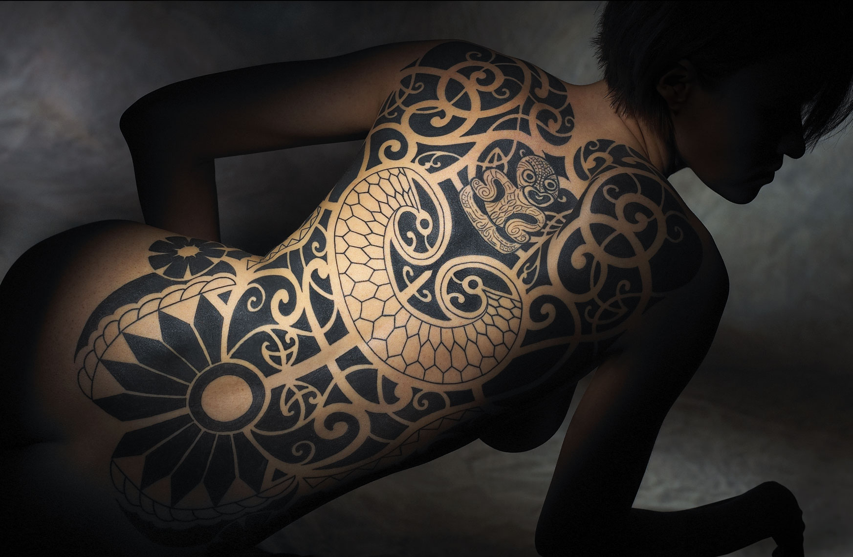 Tattoo/woman/back/nude/InsideOut Studios