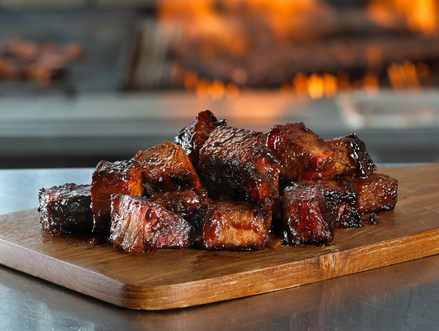 BBQ rib meat/wooden cutting board/food photography
