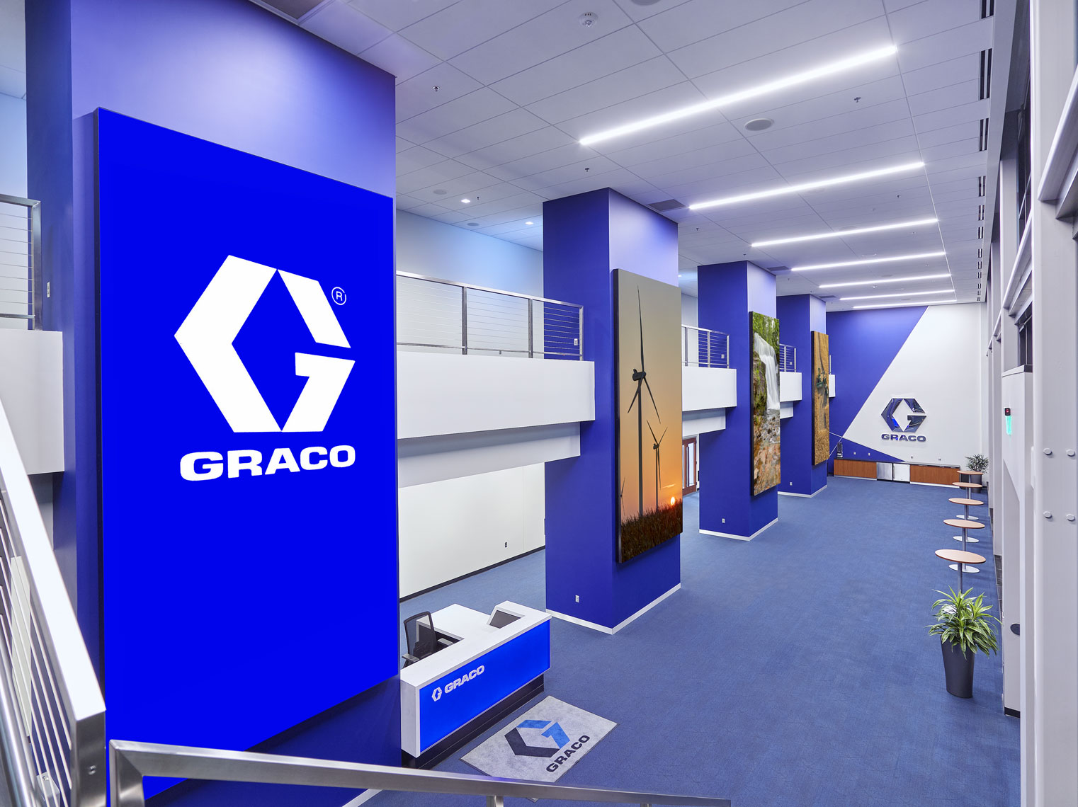 Graco/hallway/interior architecture photograph