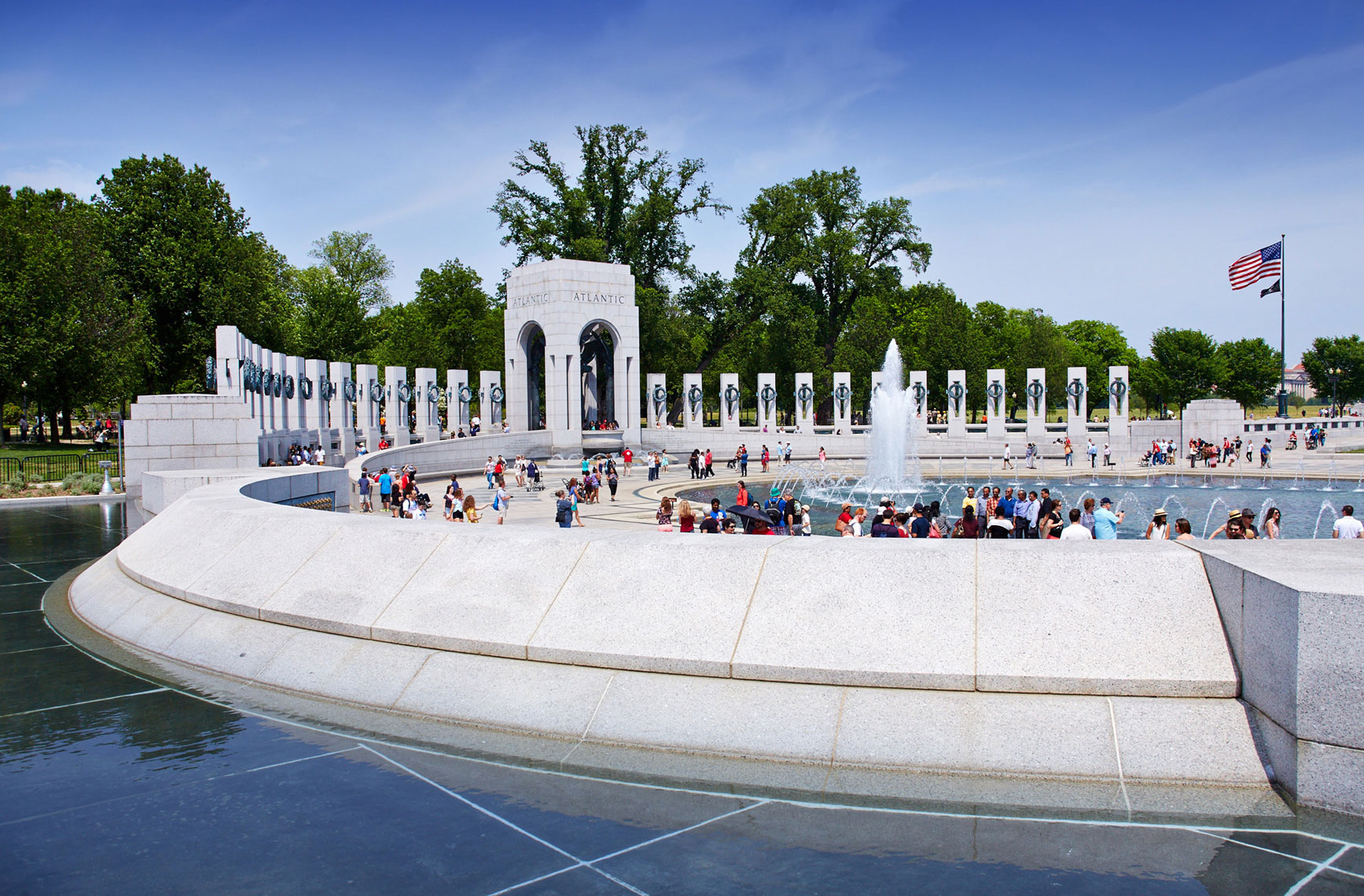 WW2 Memorial/curve wall/fountain/Honor Flight